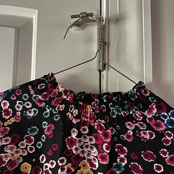 Adrienne Vittadini Floral Blouse Size S - Picture 4 of 6